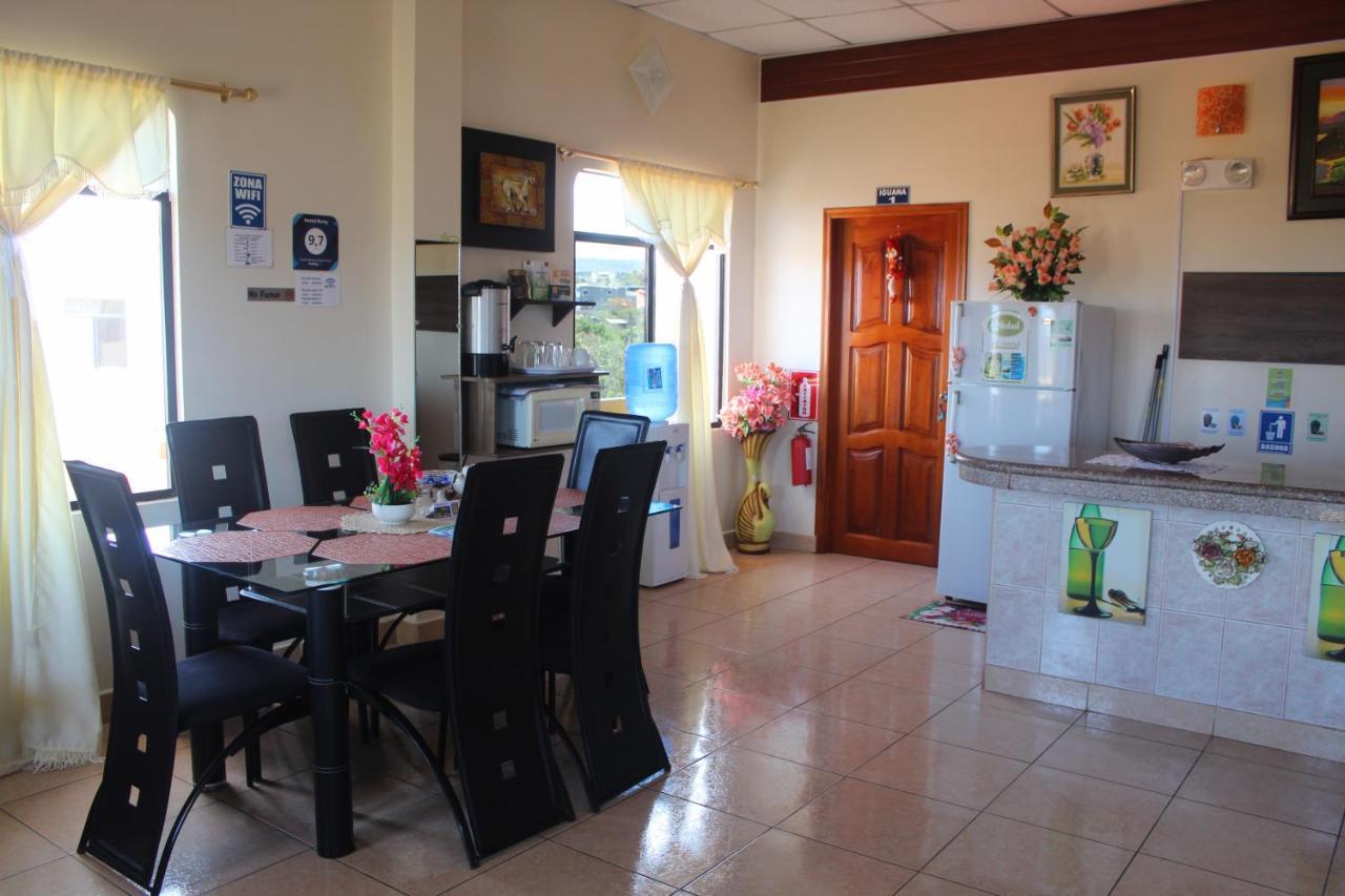 Hostal Romy Puerto Baquerizo Moreno Exterior foto