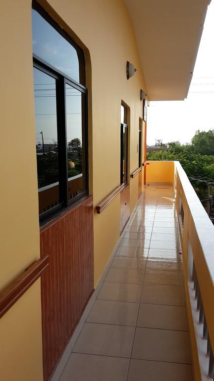 Hostal Romy Puerto Baquerizo Moreno Exterior foto
